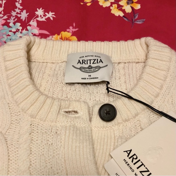 Aritzia cable knit crew cardigan - Picture 3 of 4